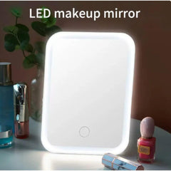 Espejo de Maquillaje LED Compacto y Portátil Recargable con Pantalla Táctil – Iluminación Natural para Tocador y Viajes