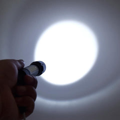 Linterna LED Recargable – Foco Portátil para Trabajo, Camping, Emergencias y Uso Exterior